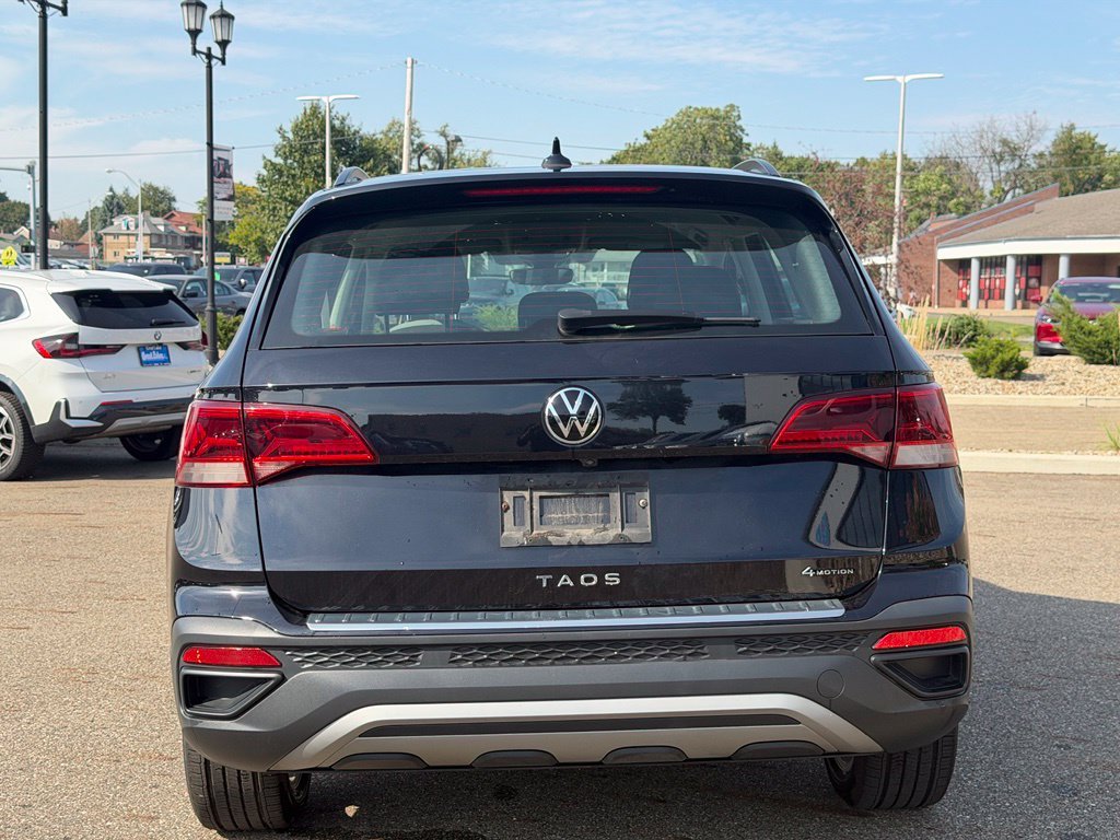 Certified Used 2023 Black Volkswagen 1.5T S image 3