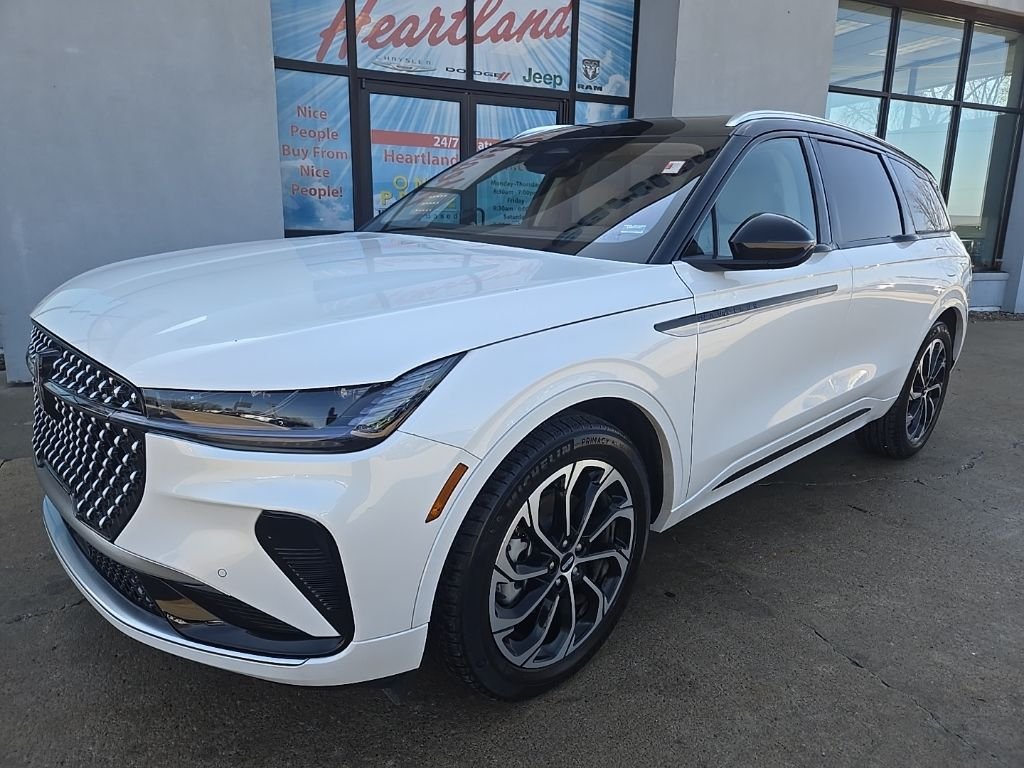 Used 2025 Lincoln Nautilus Reserve with VIN 5LMPJ8K42SJ918350 for sale in Kansas City