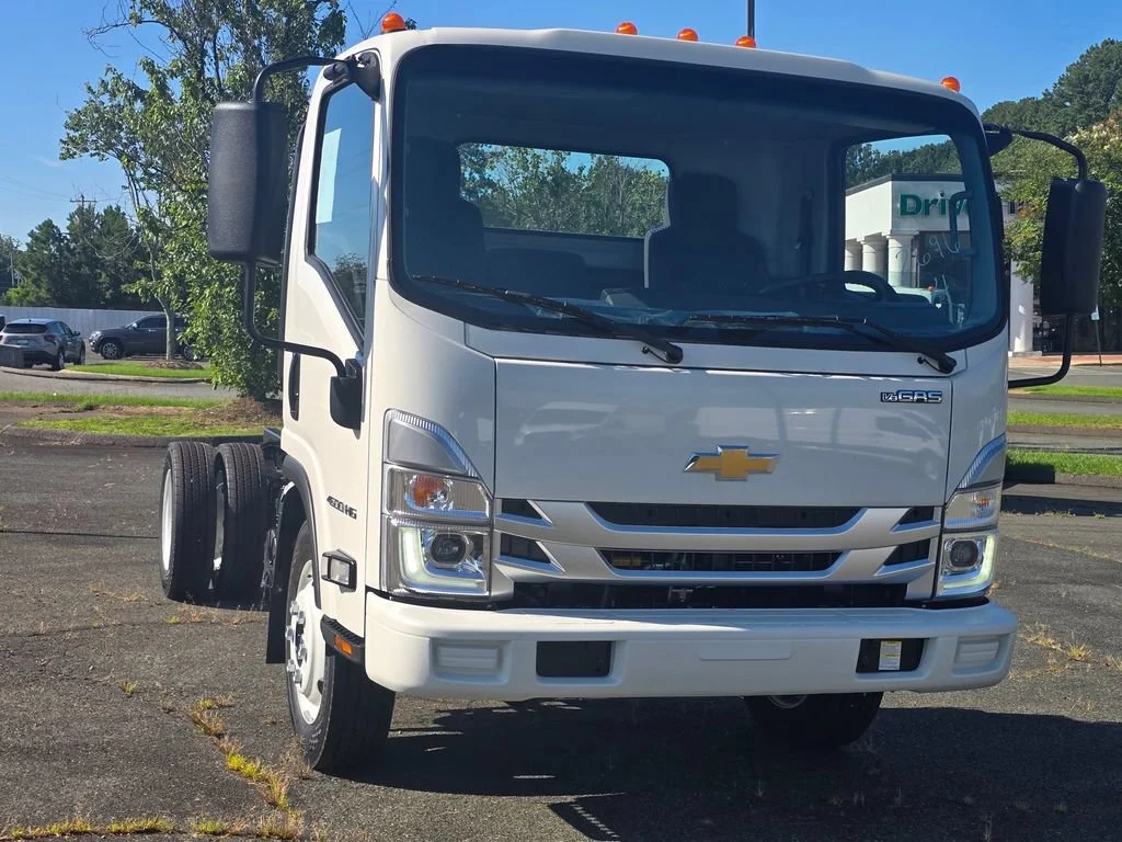 New 2027 Arc White Chevrolet  image 26