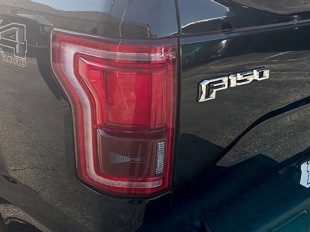 Used 2016 Black Ford Lariat image 8