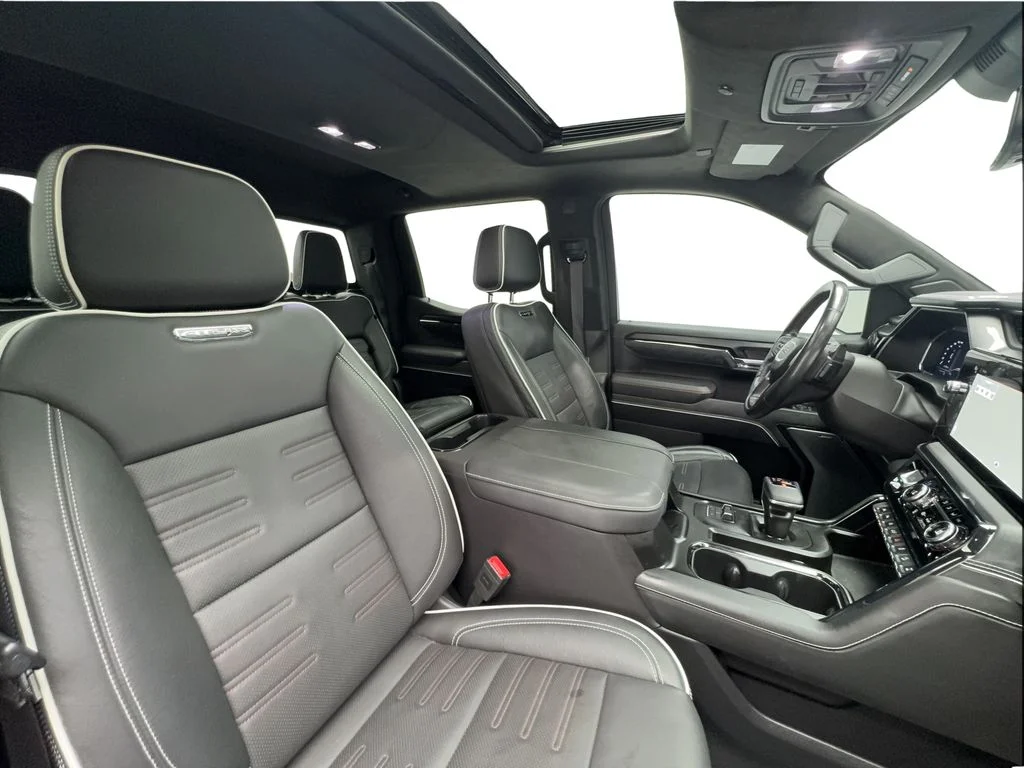 Used 2024 Red GMC AT4X image 31