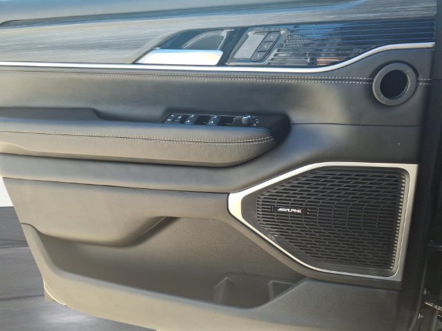 Used 2024  Jeep Series II image 16