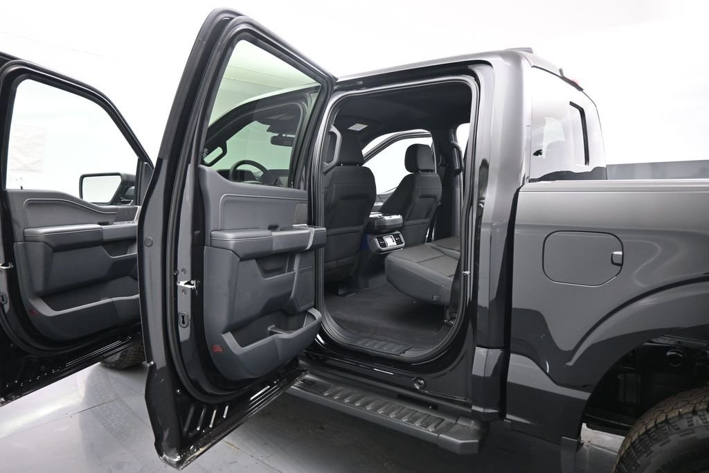 New 2026 Agate Black Metallic Ford XLT image 17