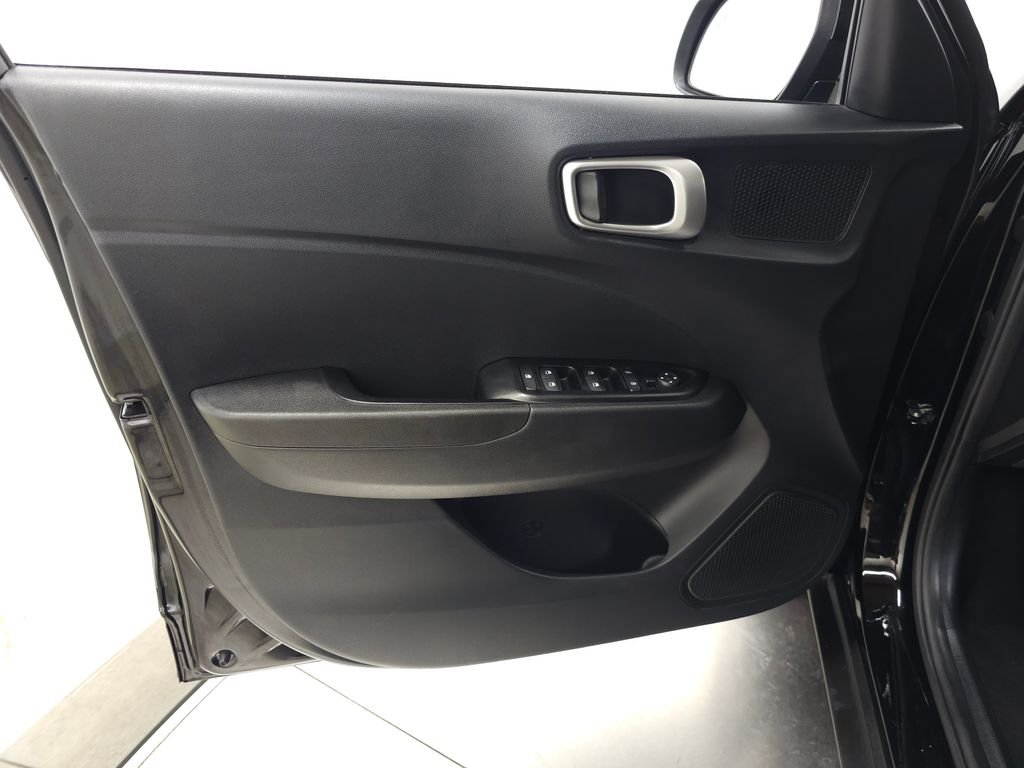 Certified Used 2022 Black Noir Pearl Hyundai SEL image 14
