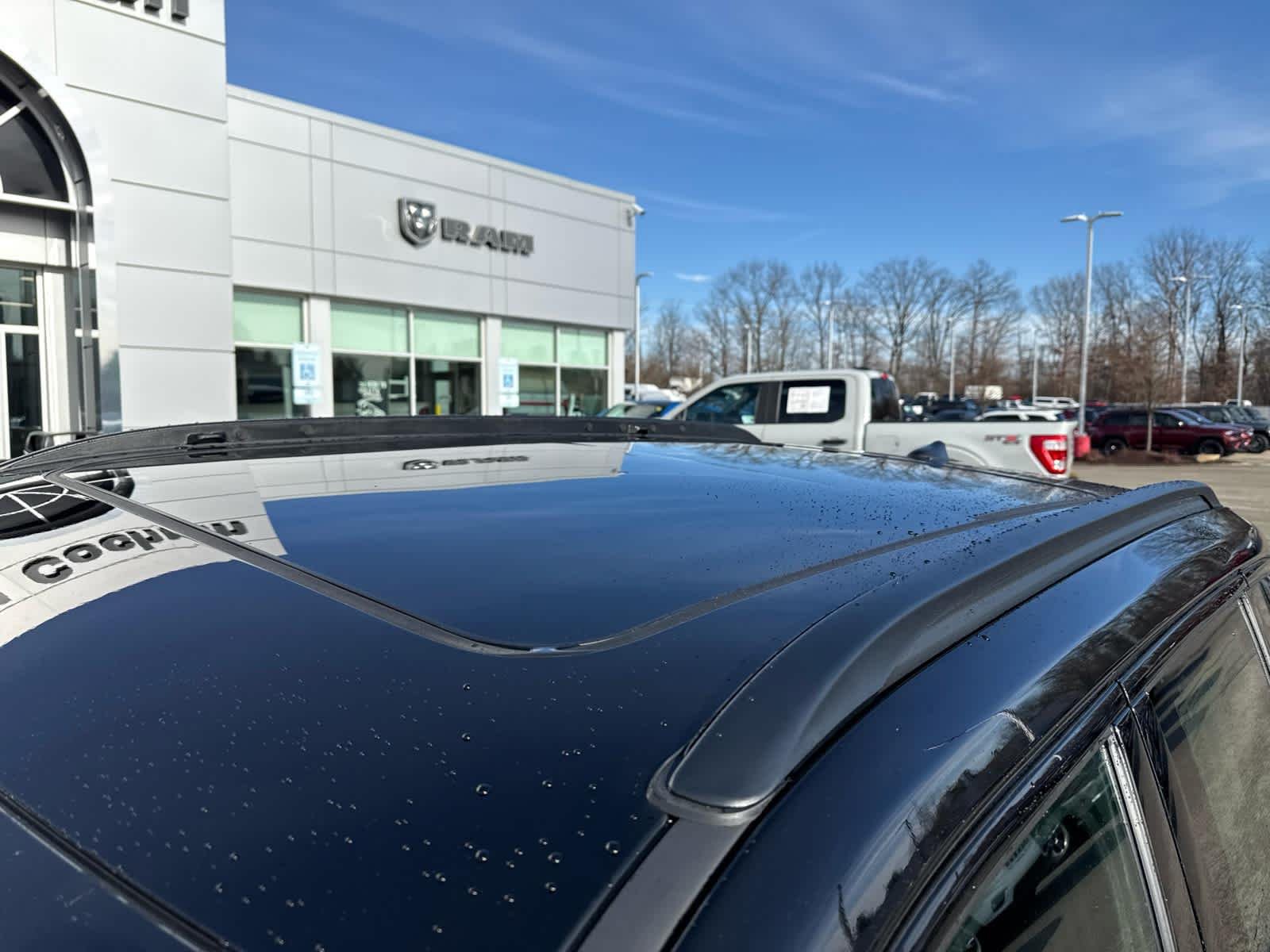 New 2026 Diamond Black Crystal Pearlcoat Jeep Latitude image 4