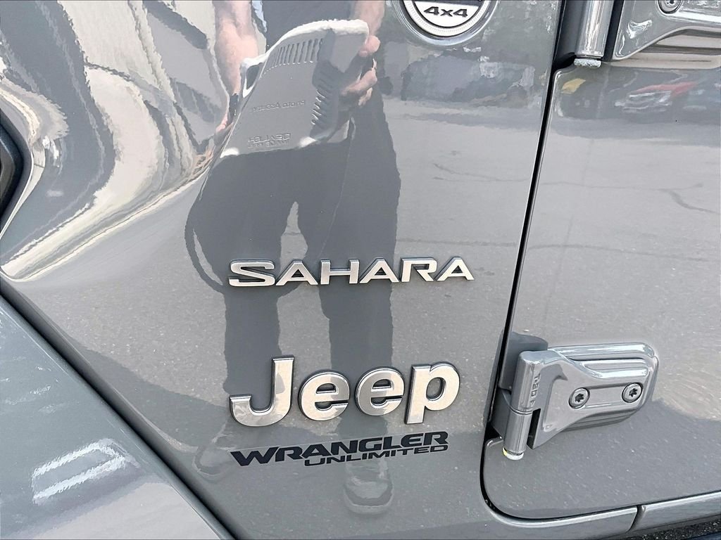 Used 2021 Sting-Gray Clearcoat Jeep Unlimited Sahara image 26