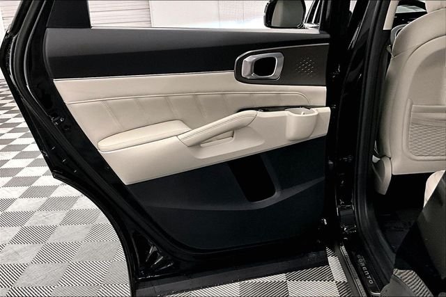 2025 Kia Sorento SX - Photo 23