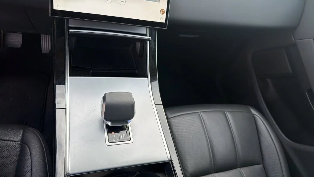 Used 2024 Silver Land Rover S image 23