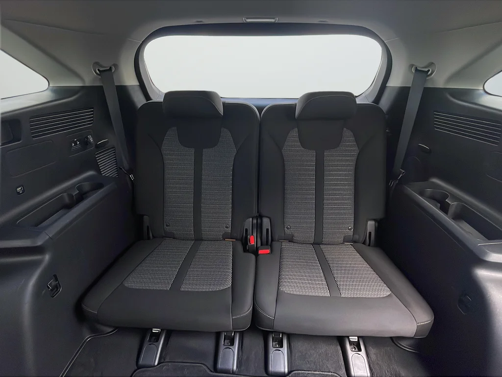 Used 2021 Silver Kia LX image 29