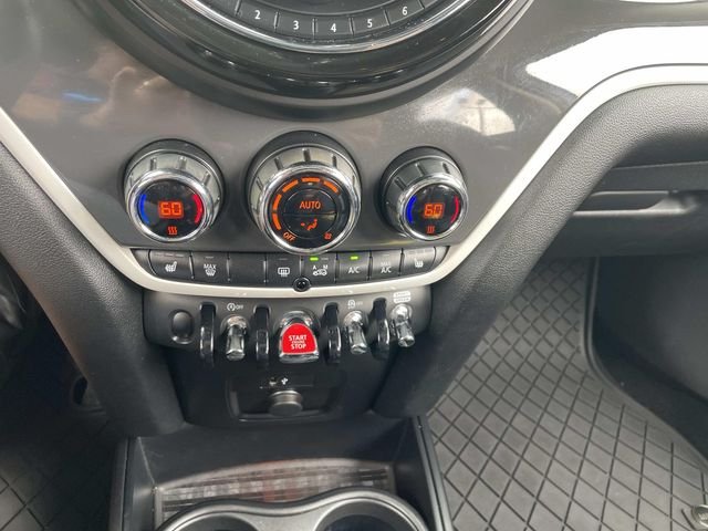 Used 2020 Light White MINI Classic image 30