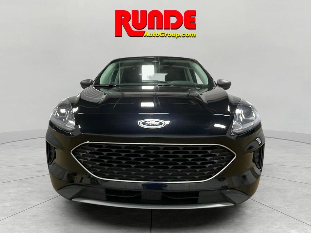 Used 2022 Ford Escape SE with VIN 1FMCU9G63NUB81493 for sale in Manchester, IA