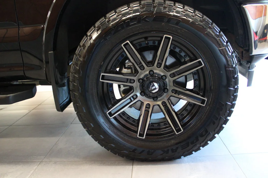Used 2018 Shadow Black Ford Lariat image 11