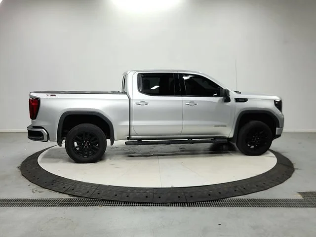 Used 2022 Quicksilver Metallic GMC Elevation image 9