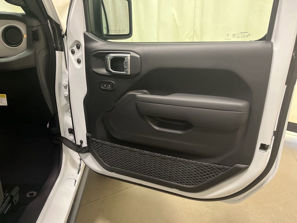 New 2026 Bright White Clear-Coat Exterior Paint Jeep Willys image 12