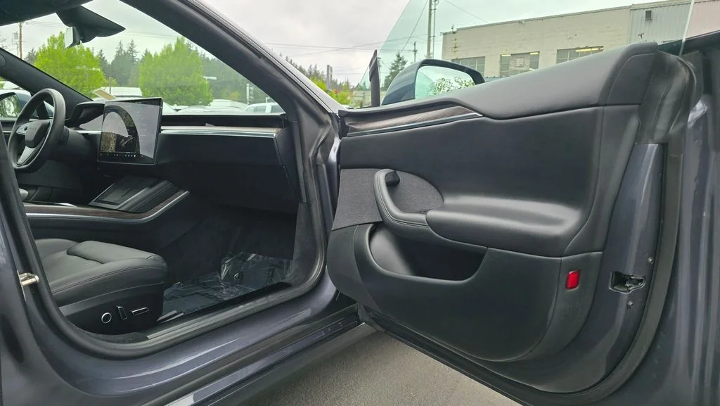 Used 2023 Stealth Gray Tesla  image 10