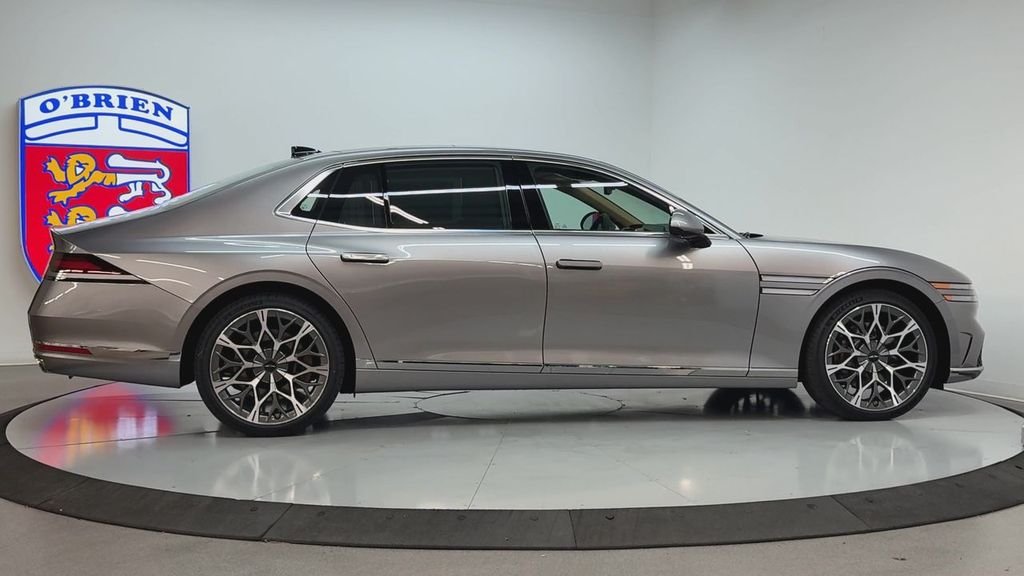 New 2026 Silver Genesis 3.5T e-SC image 4