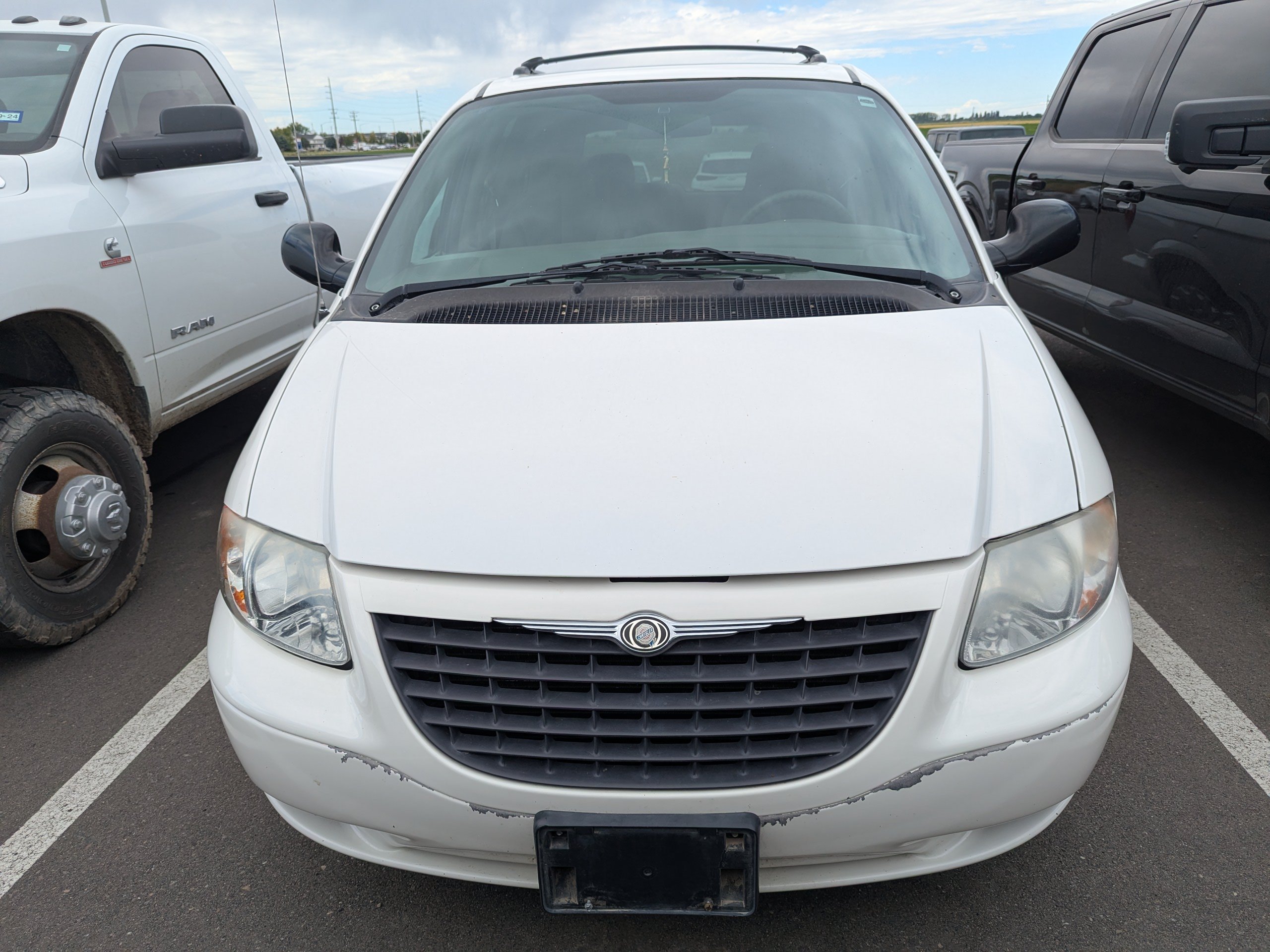 Used 2003 Chrysler Voyager LX with VIN 1C4GJ45313B115785 for sale in Twin Falls, ID