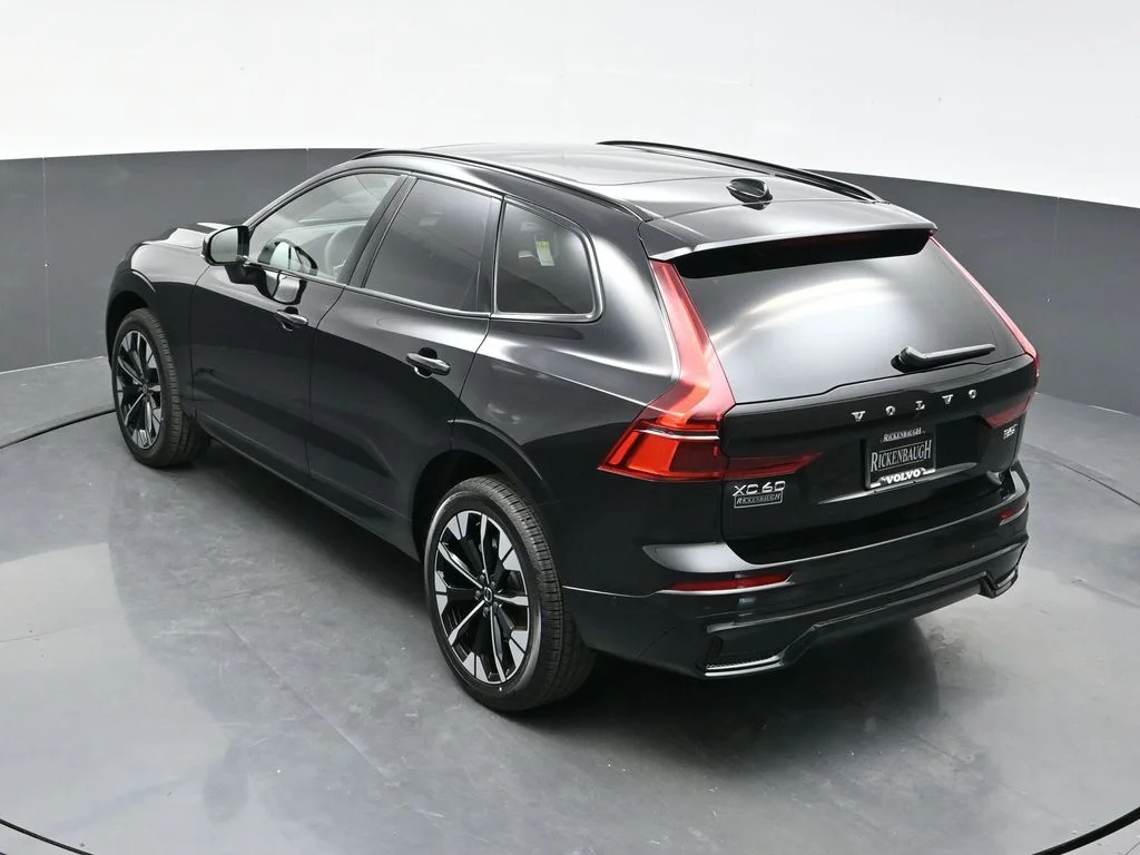 2026 Volvo XC60 Plus - Photo 20