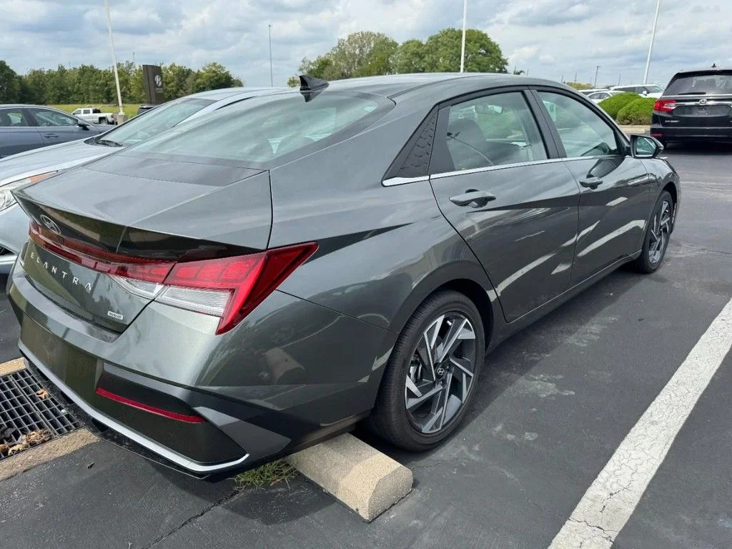 Used 2026 Gray Hyundai Limited image 3