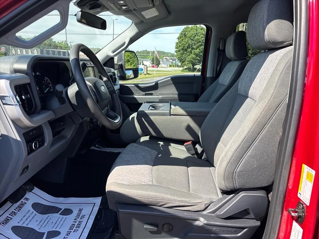 Used 2023 Red Ford XLT image 24