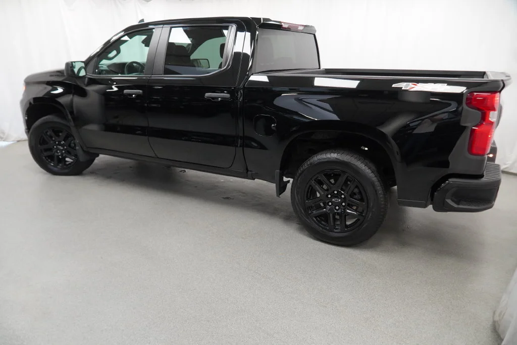 Certified Used 2023 BLACK Chevrolet Custom image 18