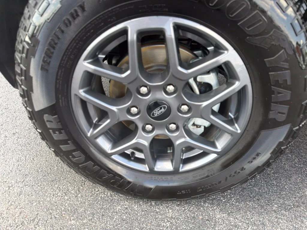 Used 2025 Azure Gray Metallic Ford XLT image 9
