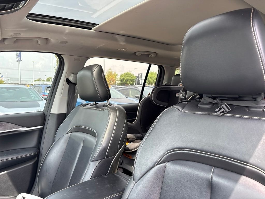Used 2021 Silver Jeep Limited image 5