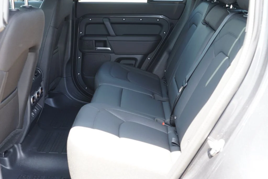 2025 Land Rover Defender S - Photo 27