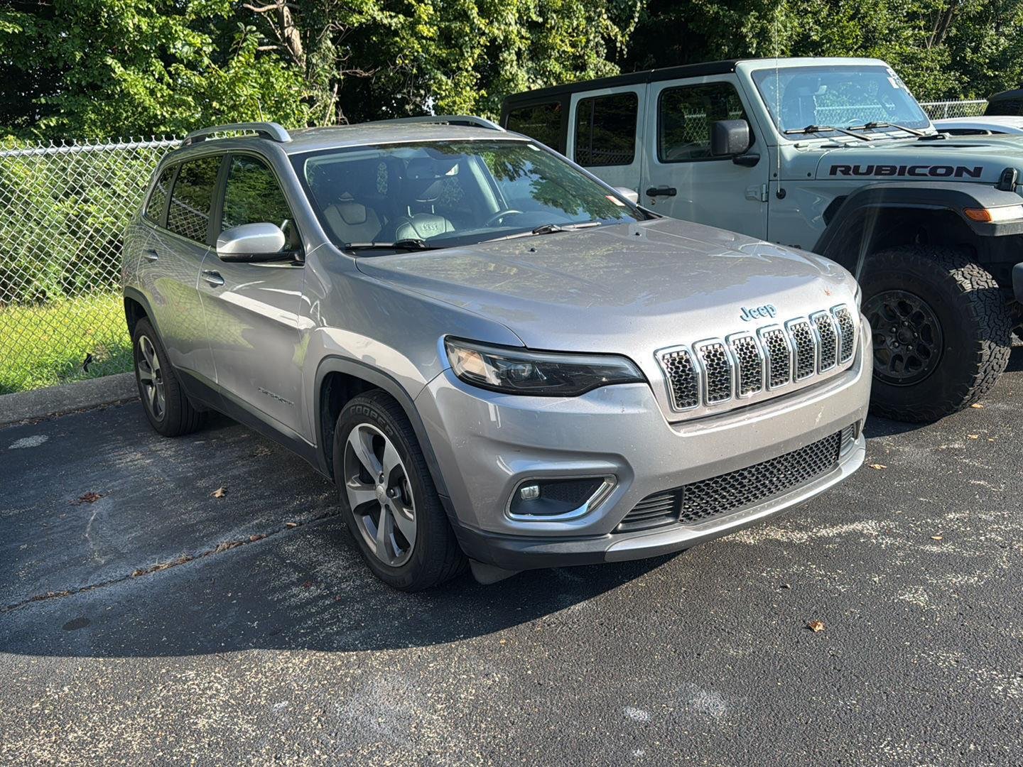 Used 2019 Billet Silver Metallic Clearcoat Jeep Limited image 1