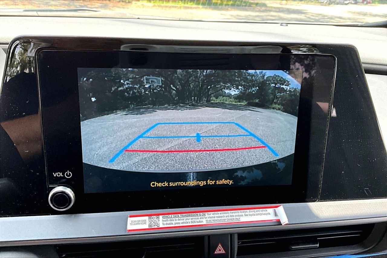 Used 2025  Toyota XLE image 13
