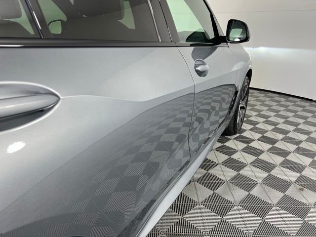 New 2026 Gray BMW xDrive40i image 9