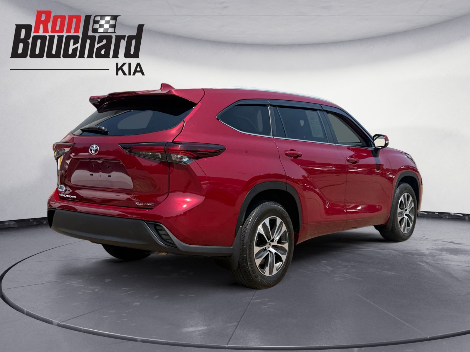 Used 2024 Ruby Flare Pearl Toyota XLE image 2
