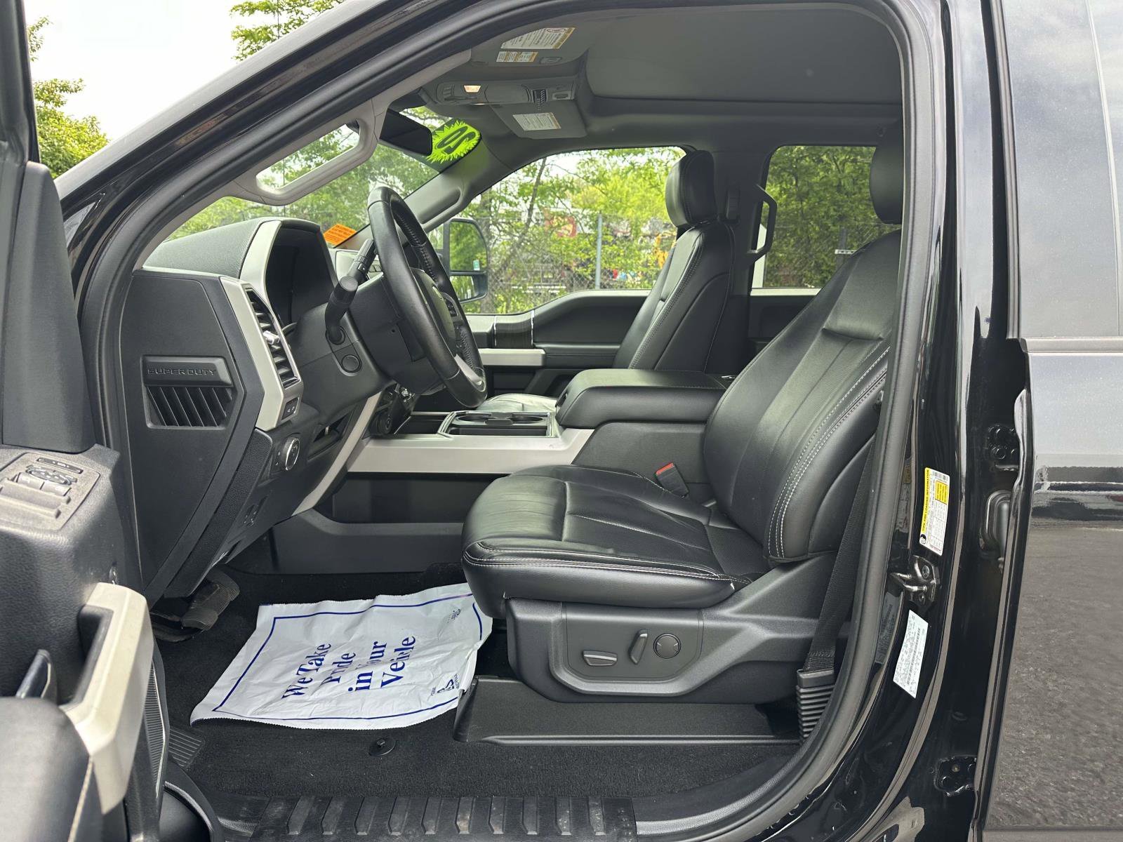 Used 2020 Black Ford LARIAT image 17