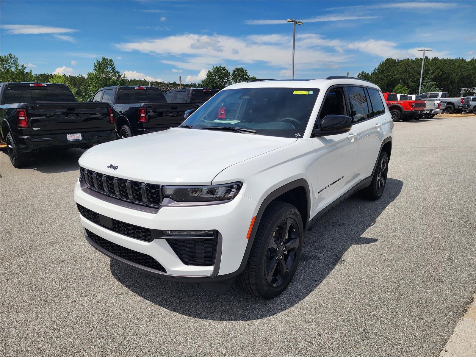New 2026 Bright White Clear-Coat Exterior Paint Jeep Limited image 3