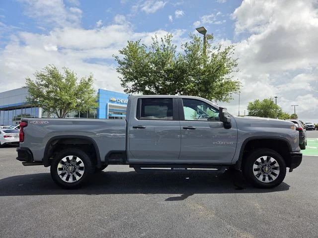 Used 2025 Gray Chevrolet Custom image 7
