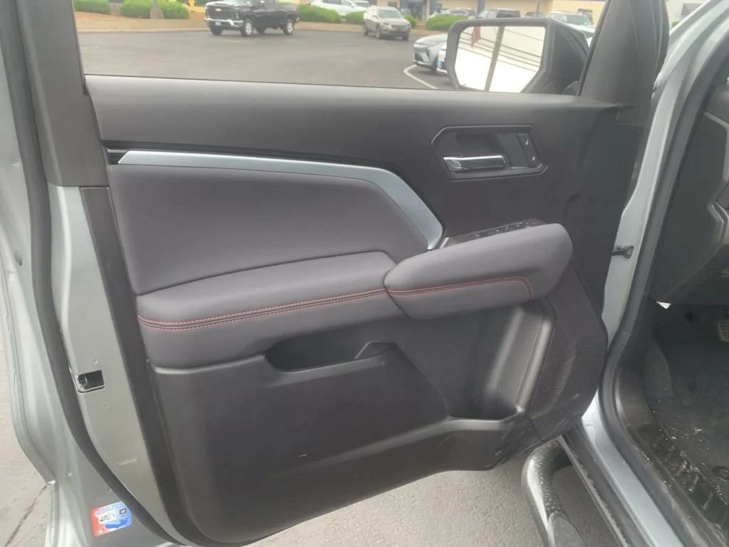 Used 2026 Sterling Gray Metallic Chevrolet Z71 image 13