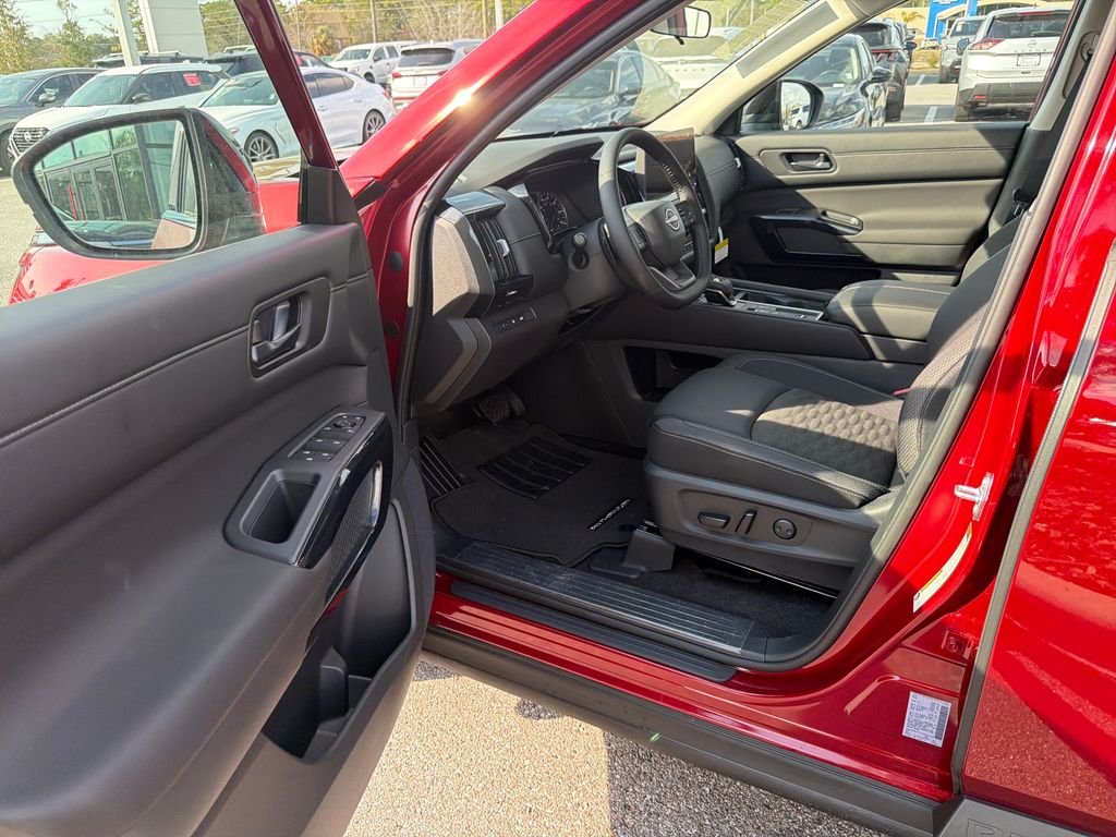 New 2026 Nissan Pathfinder SV 4D Sport Utility