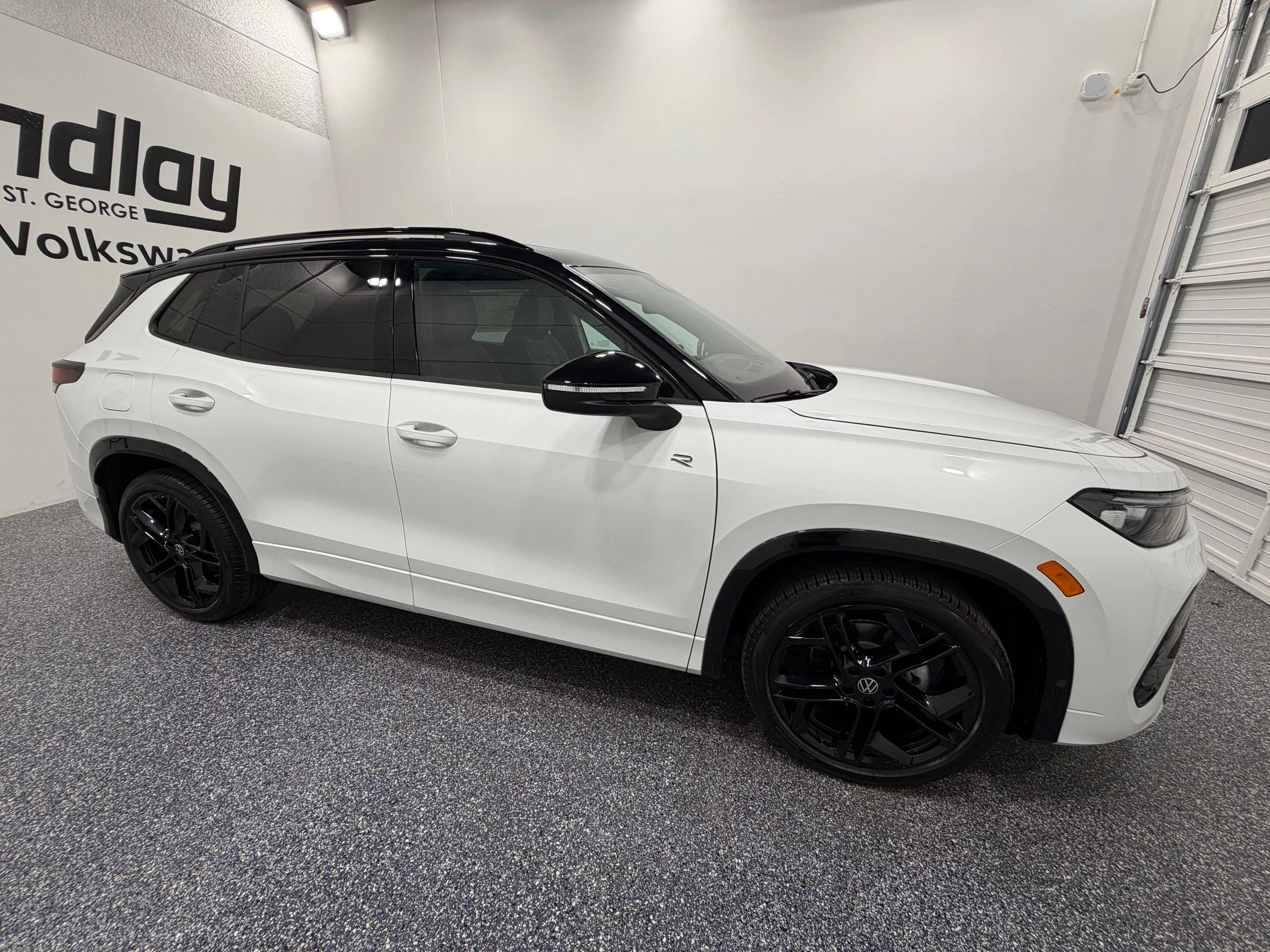 New 2026 White Volkswagen SE R-Line Black image 8