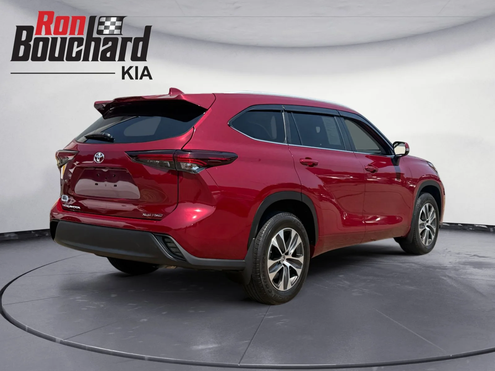 Used 2024 Ruby Flare Pearl Toyota XLE image 2