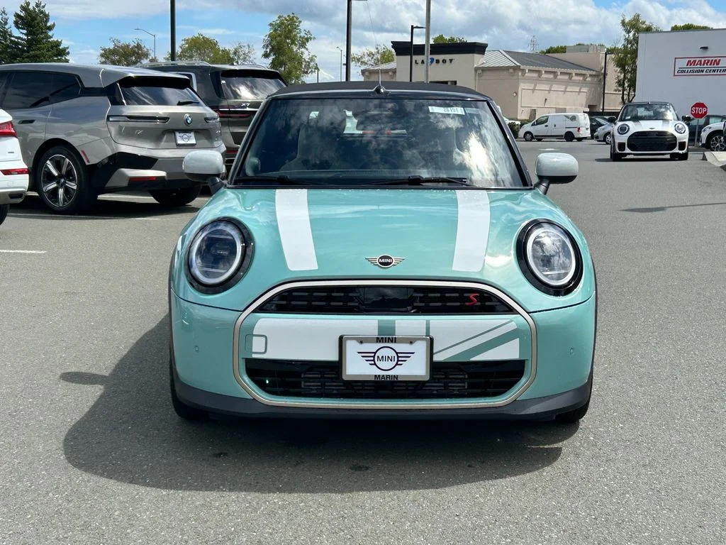 New 2026 Green MINI Signature Plus image 8