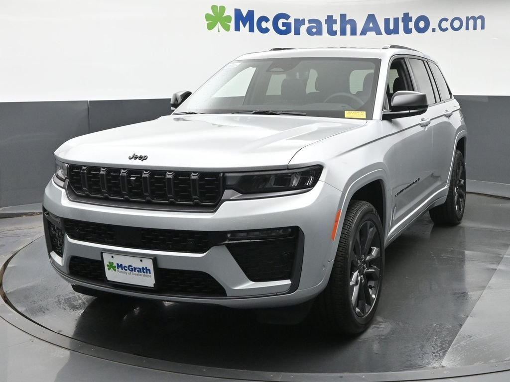 New 2026 Silver Zynith Exterior Paint Jeep Limited Reserve image 22