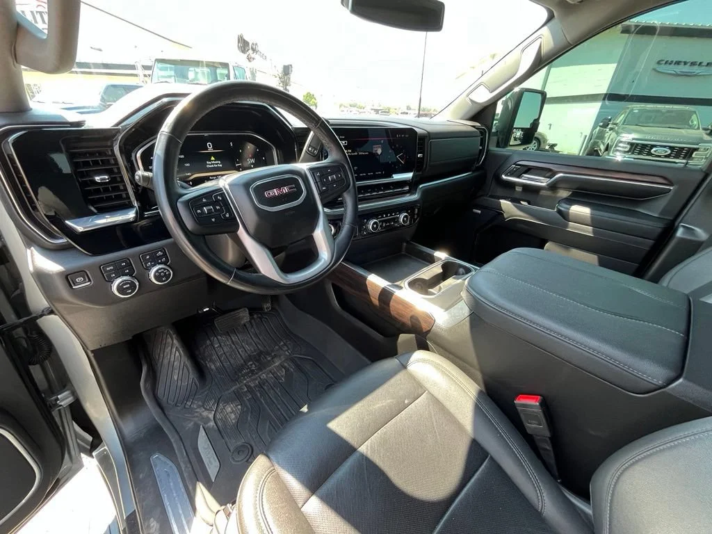 Used 2024 Sterling Metallic GMC SLT image 10