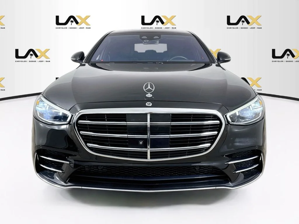 Used 2022  Mercedes-Benz S 580 image 2