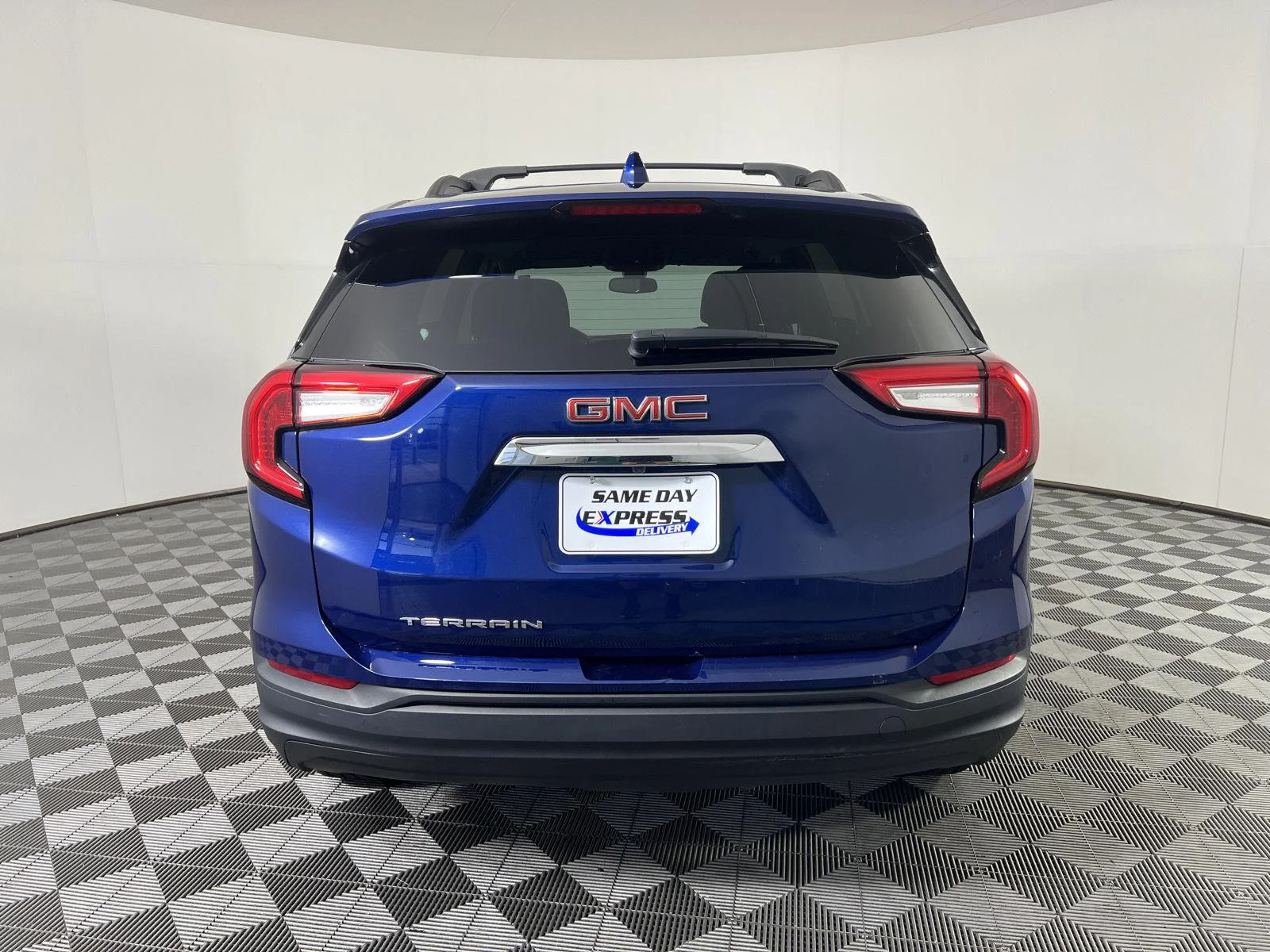Used 2023 MARINE METALLIC GMC SLE image 24