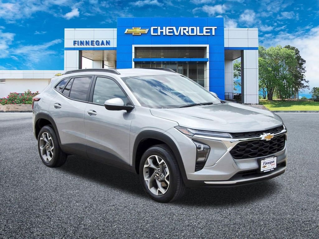 Used 2025 Gray Chevrolet LT image 9