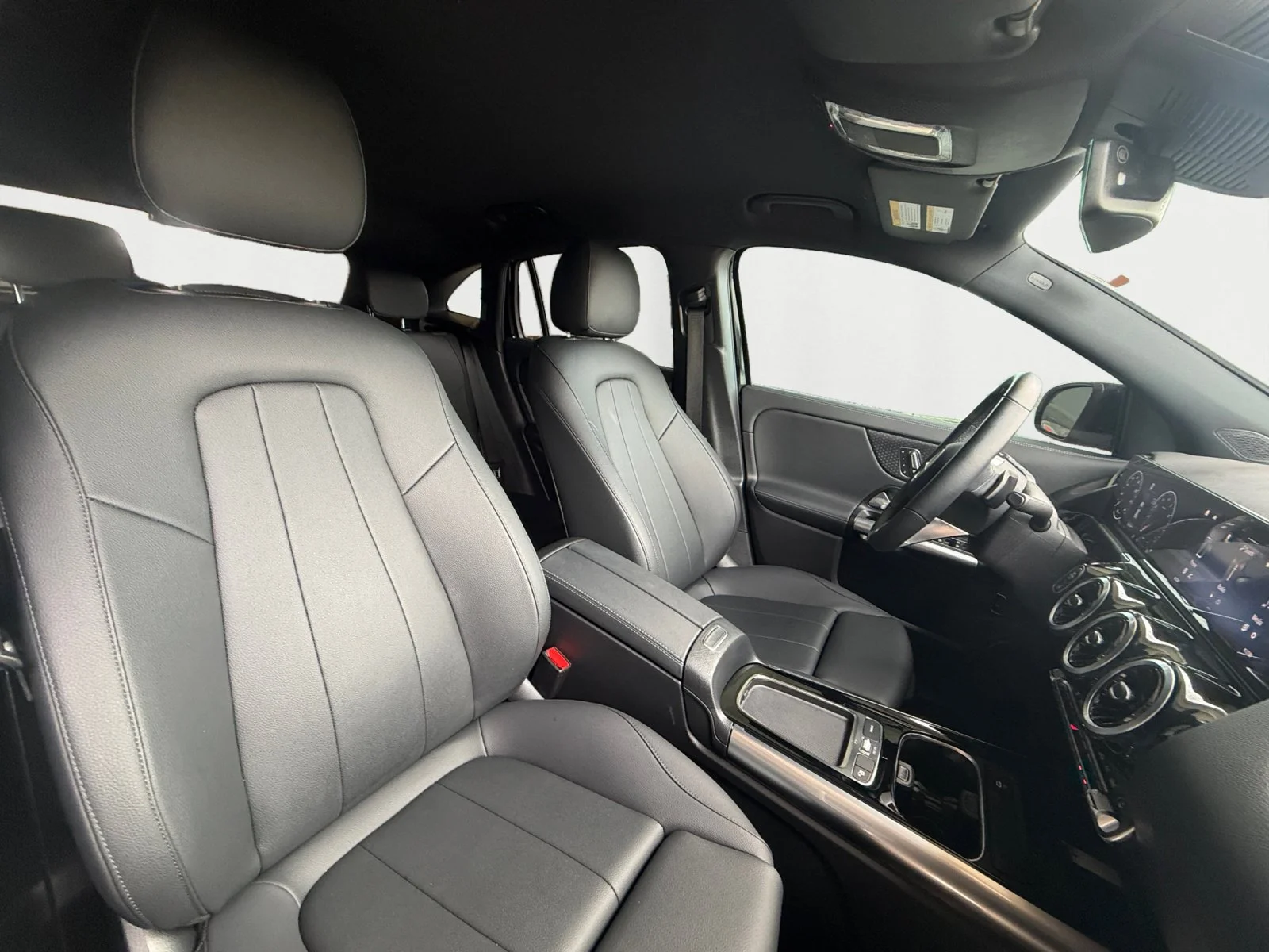 Certified Used 2025 Black Mercedes-Benz GLA 250 image 15