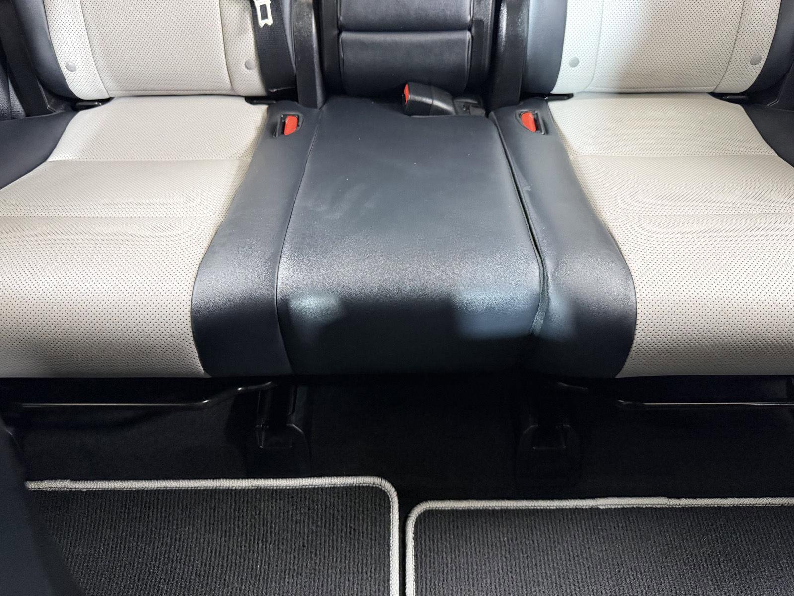 Used 2022 Black Lexus 350 image 33