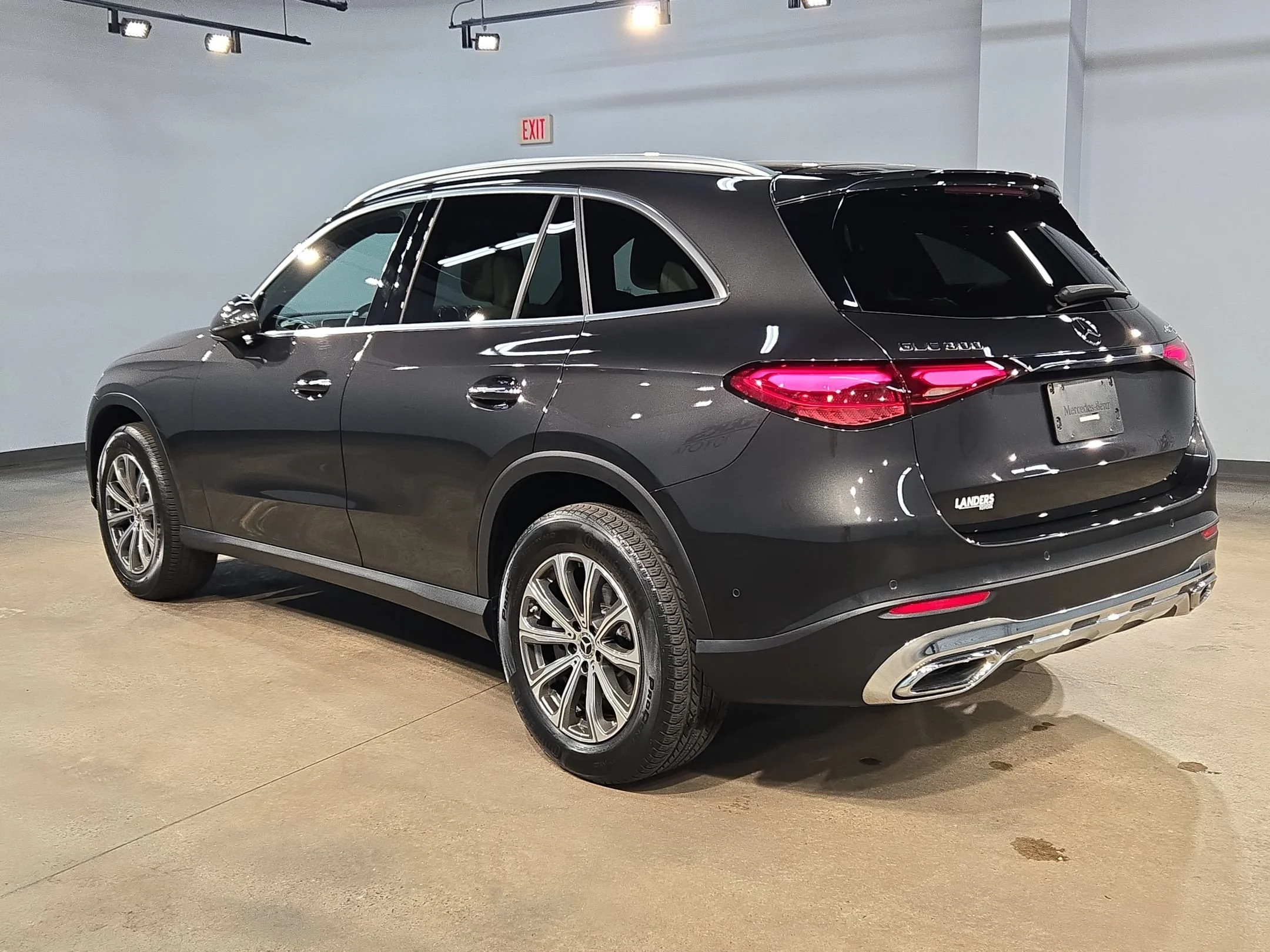 Used 2024 Graphite Grey Metallic Mercedes-Benz GLC 300 image 5