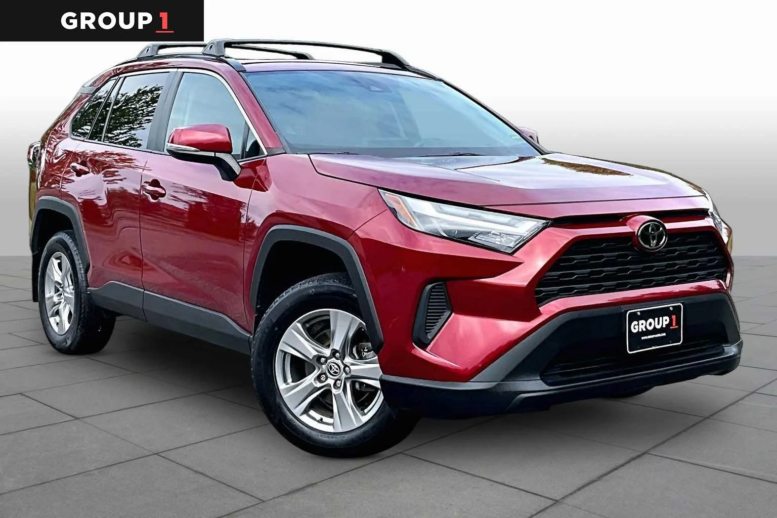 Used 2022 Ruby Flare Pearl Toyota XLE image 3