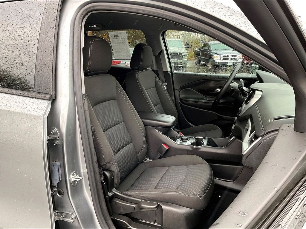 Used 2024 Silver GMC SLE image 11
